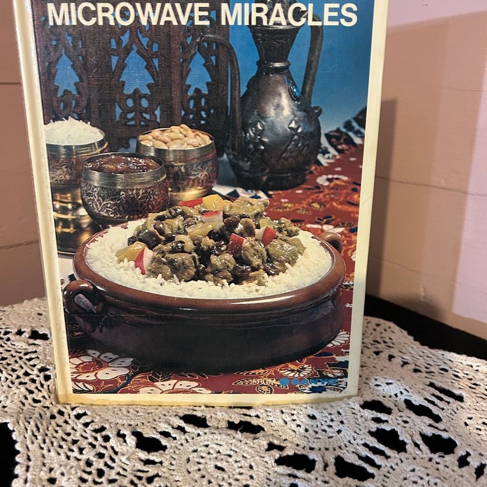 Vintage Microwave Miracles Cookbook